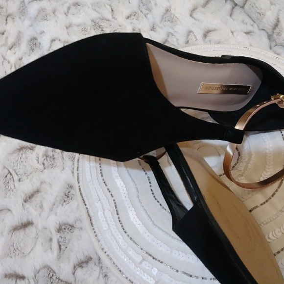 Woman Shoes - Picture 6 of 6